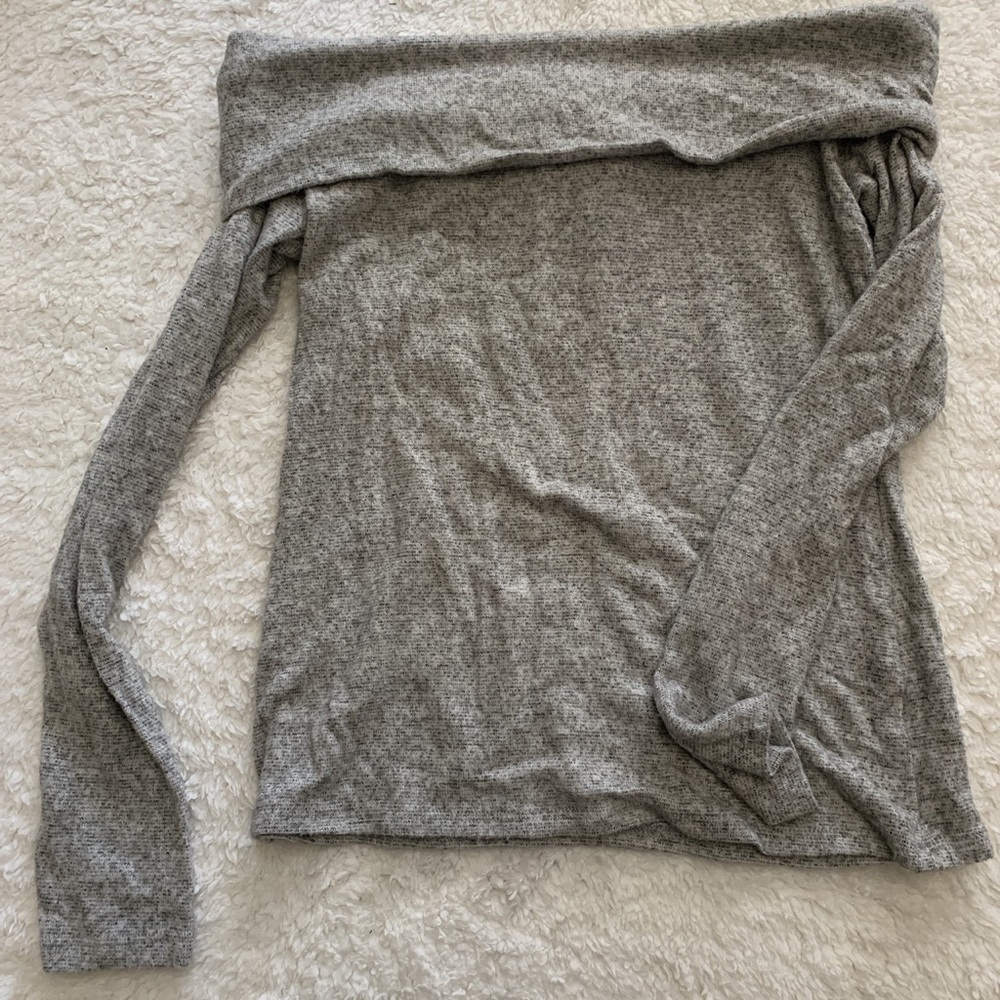 Off the shoulder long sleeve